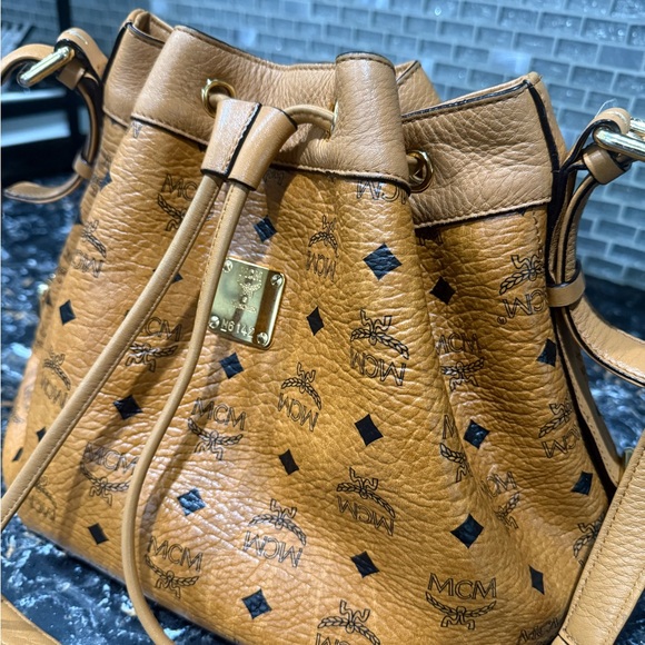 MCM Visetos Medium Drawstring 
Bucket Bag in Cognac. EUC - Picture 7 of 15